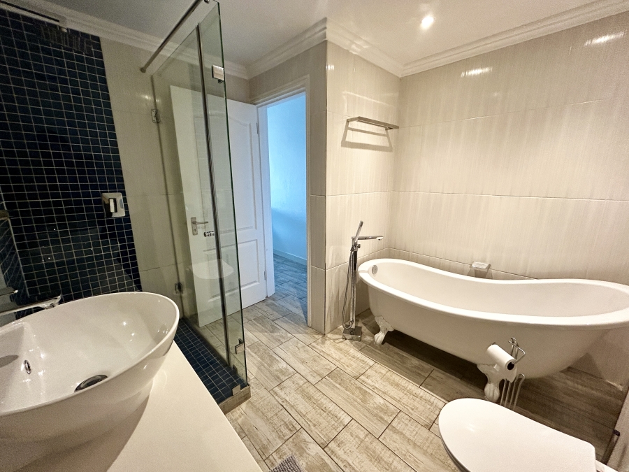 2 Bedroom Property for Sale in Waves Edge Western Cape